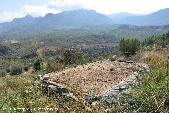  Finca en venta en Horta de Sant Joan (Tarragona) 