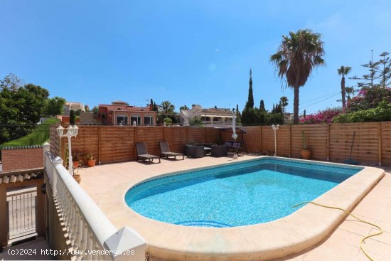 Chalet en venta en Orihuela (Alicante)