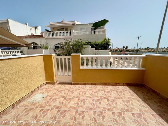 Chalet en venta en Torrevieja (Alicante)