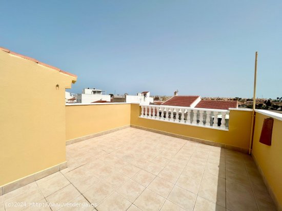 Chalet en venta en Torrevieja (Alicante)