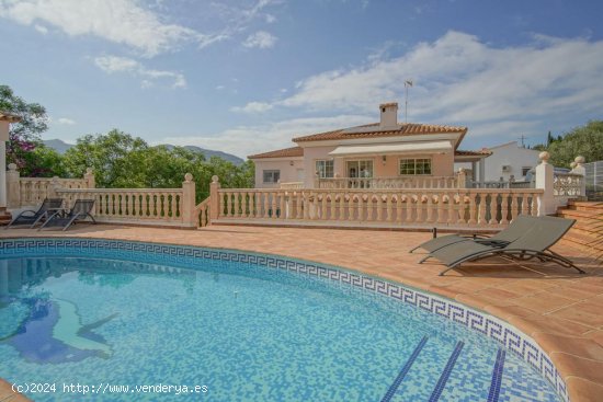 Villa en venta en Orba (Alicante)