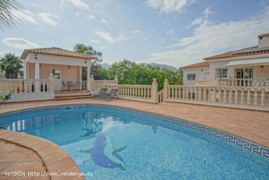 Villa en venta en Orba (Alicante)