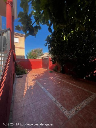 Casa en venta en Vegas del Genil (Granada)