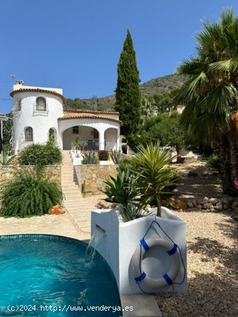 Villa en venta en Alcalalí (Alicante)