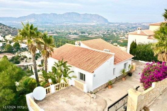 Villa en venta en Pedreguer (Alicante)