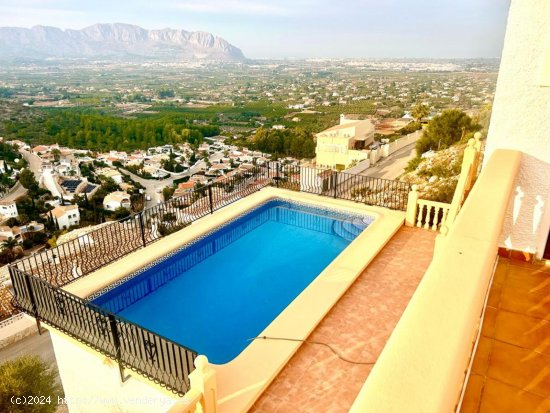 Villa en venta en Pedreguer (Alicante)