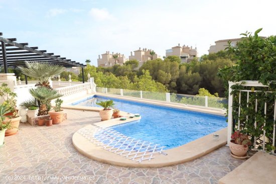 Villa en venta en Orihuela (Alicante)