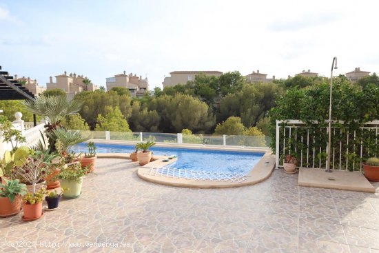 Villa en venta en Orihuela (Alicante)