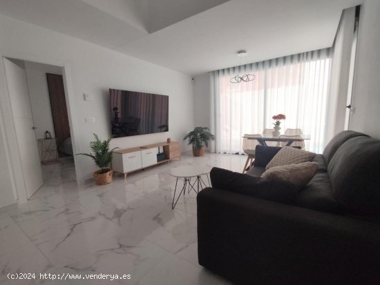 Villa en venta en Los Montesinos (Alicante)