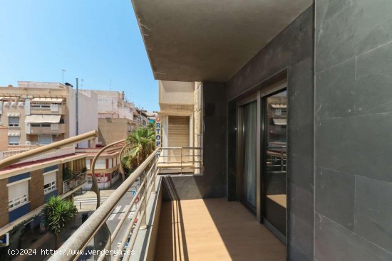 Piso en venta en Torrevieja (Alicante)