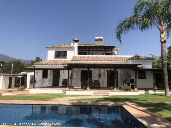 Finca en venta en Estepona (Málaga)