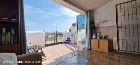 Chalet en venta en Torrevieja (Alicante)