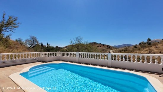 Villa en venta en Colmenar (Málaga)