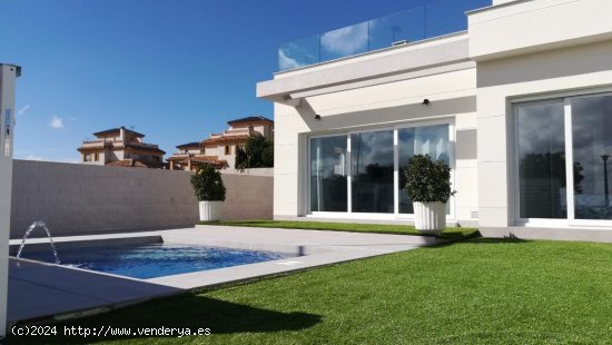 Villa en venta a estrenar en Los Montesinos (Alicante)