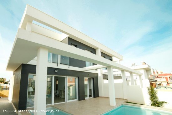 Villa en venta a estrenar en Santa Pola (Alicante)