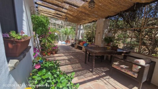 Villa en venta en Sayalonga (Málaga)