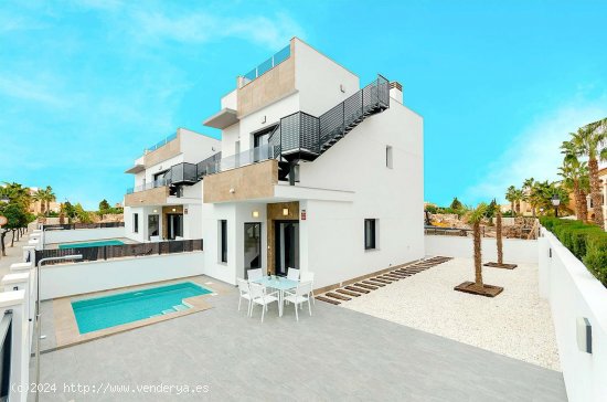  Villa en venta a estrenar en Torrevieja (Alicante) 