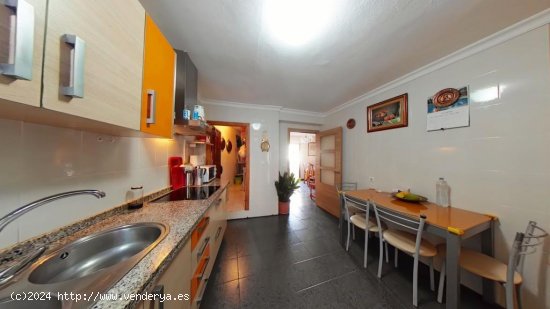 Casa en venta en Benamocarra (Málaga)