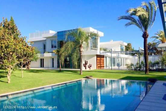  Villa en venta en Marbella (Málaga) 