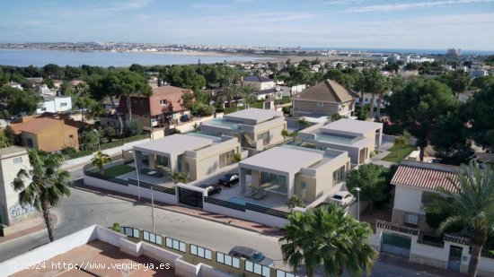  Villa en venta a estrenar en Torrevieja (Alicante) 