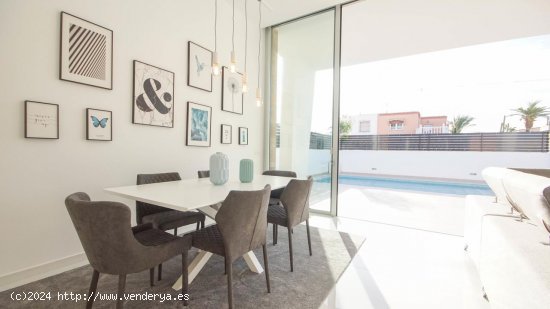 Villa en venta a estrenar en Torrevieja (Alicante)