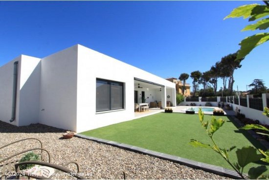 Villa en venta en L Hospitalet de l Infant (Tarragona)