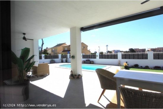 Villa en venta en L Hospitalet de l Infant (Tarragona)