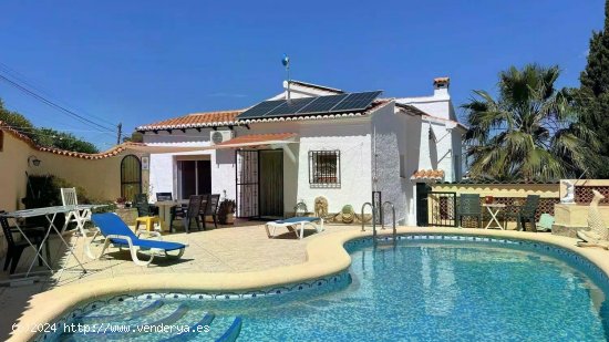 Villa en venta en Orba (Alicante)