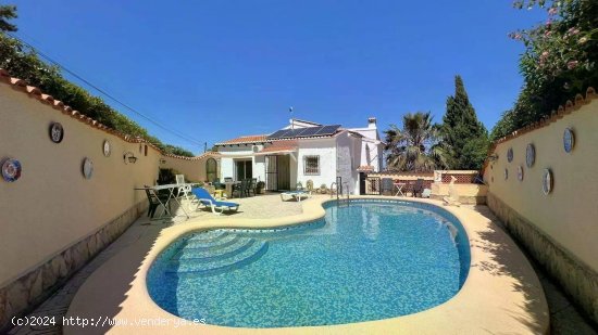 Villa en venta en Orba (Alicante)