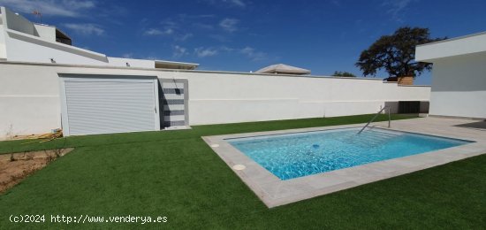 Villa en venta en Alhaurín de la Torre (Málaga)