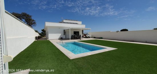 Villa en venta en Alhaurín de la Torre (Málaga)