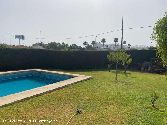 Finca en venta en Estepona (Málaga)