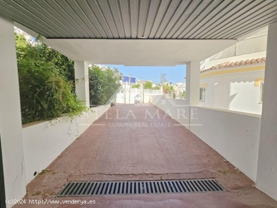 Garaje en venta en Nerja (Málaga)