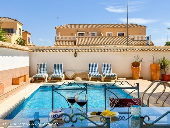 Villa en venta en Orihuela (Alicante)