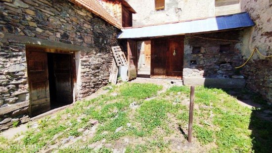 Villa en venta en Gistaín (Huesca)