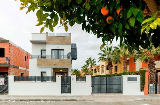 Villa en venta a estrenar en Torrevieja (Alicante)