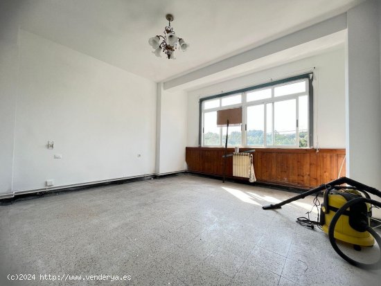 Edificio en venta en Cambre (La Coruña)