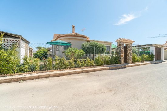 Villa en venta en Orihuela (Alicante)