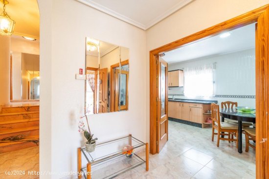 Villa en venta en Orihuela (Alicante)