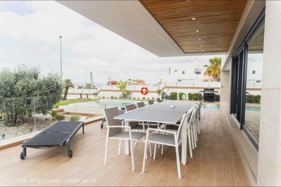 Villa en venta en Ciudad Quesada (Alicante)