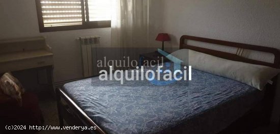 SE ALQUILA PISO PARA ESTUDIANTES/ 4 DORMITORIOS/MENENDEZ PIDAL/ 900€