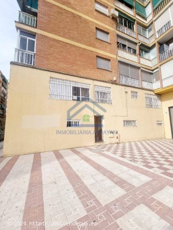 LOCAL COMERCIAL CON USO DE VIVIENDA