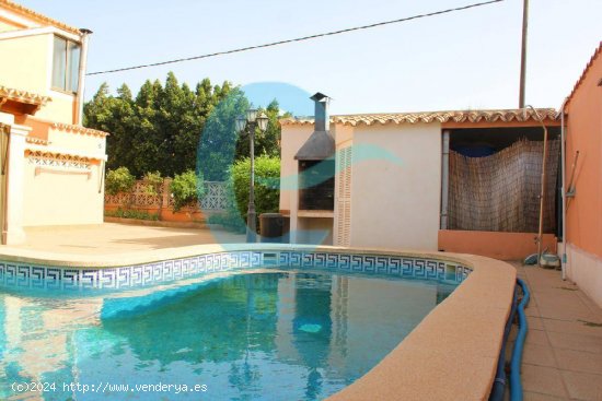 Se vende chalet con piscina en Palmanyola