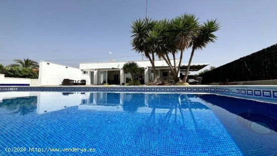 Villa en venta en Aspe (Alicante)