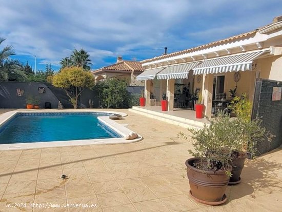 Villa en venta en Hondón de las Nieves (Alicante)