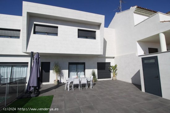 Villa en venta en San Pedro del Pinatar (Murcia)