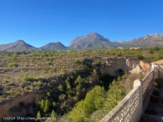 Solar en venta en La Nucia (Alicante)