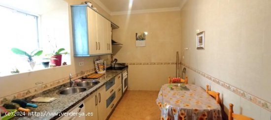 Casa en venta en Benamocarra (Málaga)