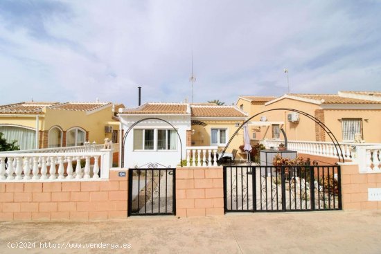 Chalet en venta en Orihuela (Alicante)