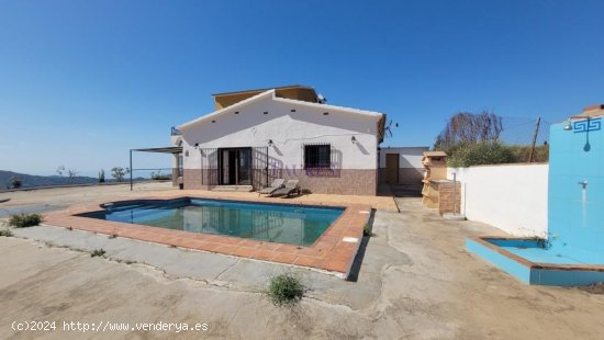 Villa en venta en Árchez (Málaga)